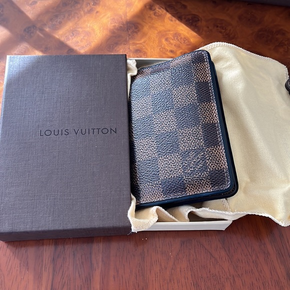 Authentic Louis Vuitton men’s wallet - Picture 8 of 9